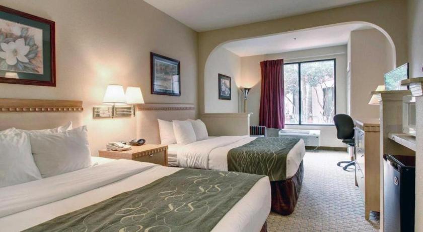 Baymont By Wyndham Laurel Hotel Exterior foto