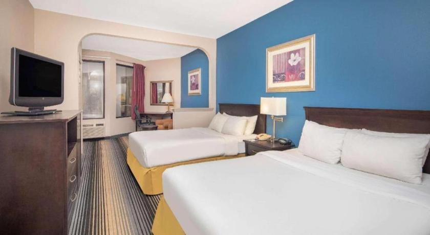 Baymont By Wyndham Laurel Hotel Exterior foto