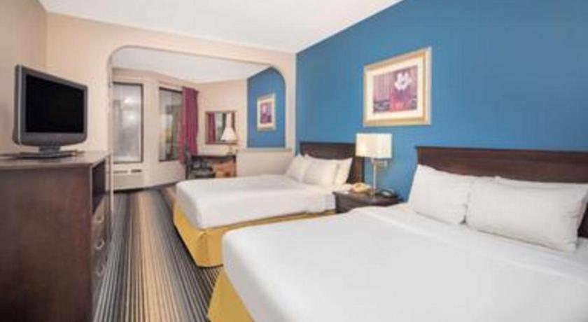 Baymont By Wyndham Laurel Hotel Exterior foto