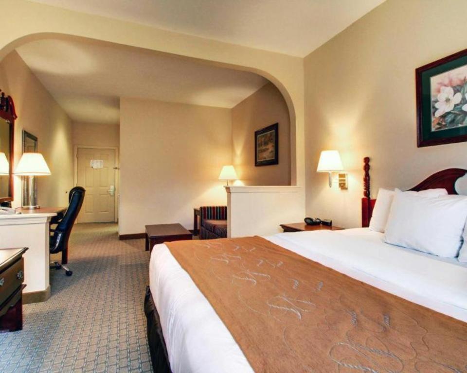 Baymont By Wyndham Laurel Hotel Exterior foto